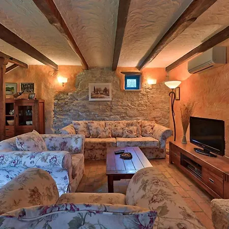 Simone With Private Pool Kirmenjak