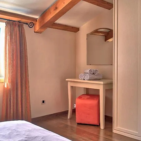 Simone With Private Pool