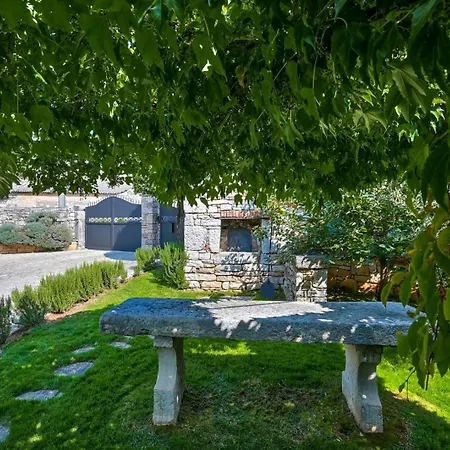 Simone With Private Pool Kirmenjak