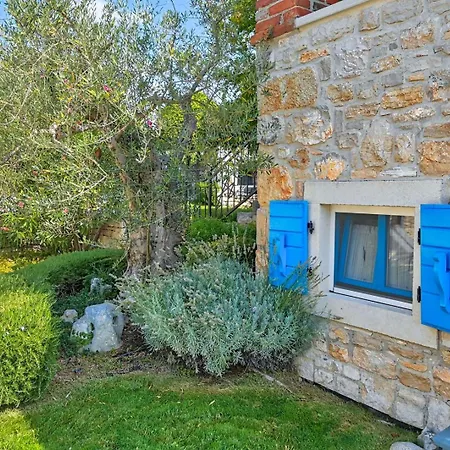 Simone With Private Pool * Kirmenjak