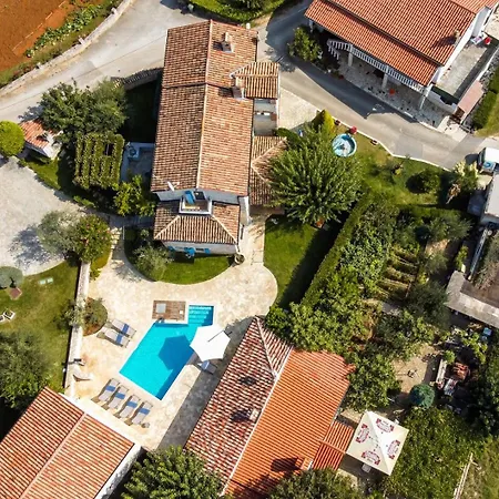 Simone With Private Pool Kirmenjak