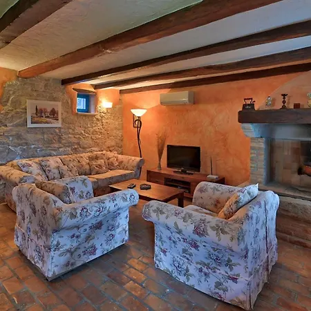 Villa Simone With Private Pool Kirmenjak