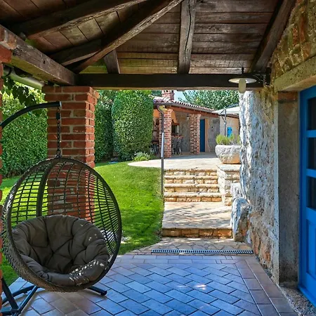 Simone With Private Pool Villa Kirmenjak