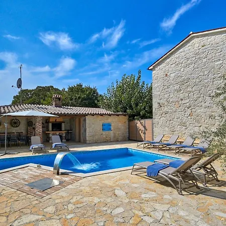 Simone With Private Pool * Kirmenjak