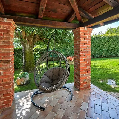 Simone With Private Pool Villa Kirmenjak