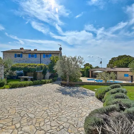 Villa Simone With Private Pool Kirmenjak