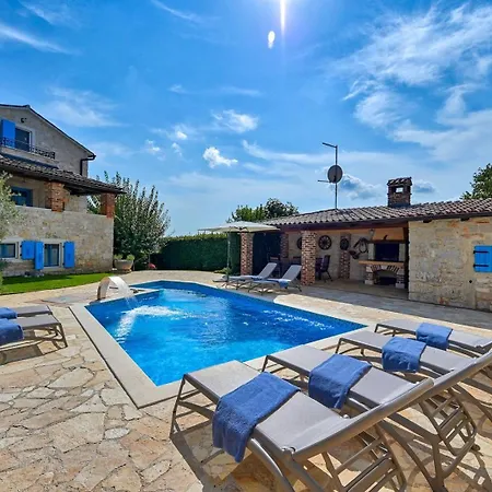 Simone With Private Pool Kirmenjak