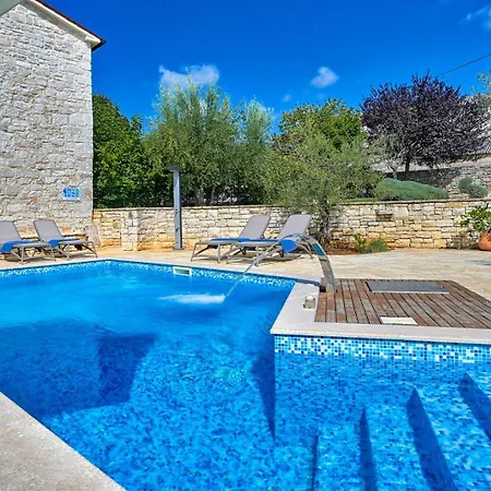 Villa Simone With Private Pool Kirmenjak