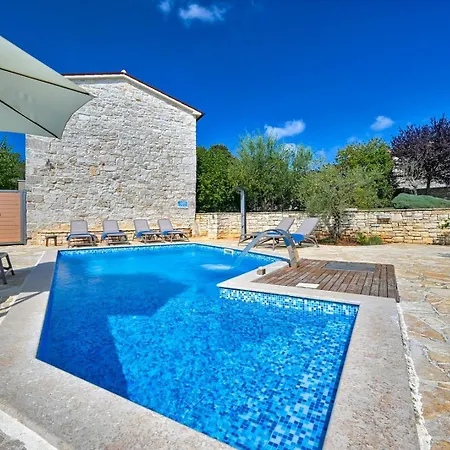 Simone With Private Pool Kirmenjak