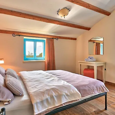 Simone With Private Pool Villa Kirmenjak