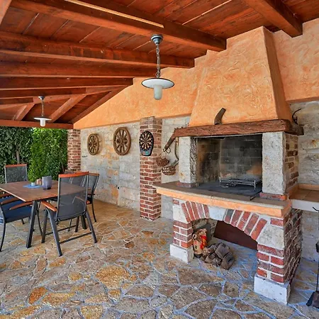 Villa Simone With Private Pool Kirmenjak